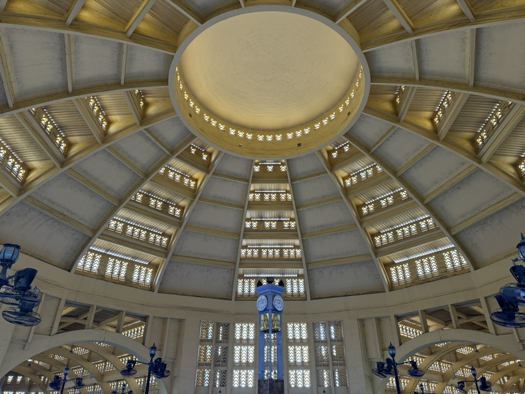 Central market inside