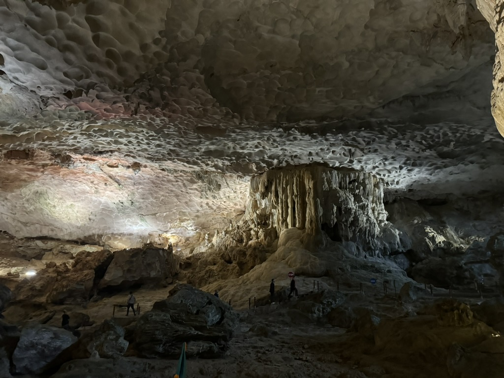 Ha Long Bay Surprise Cave